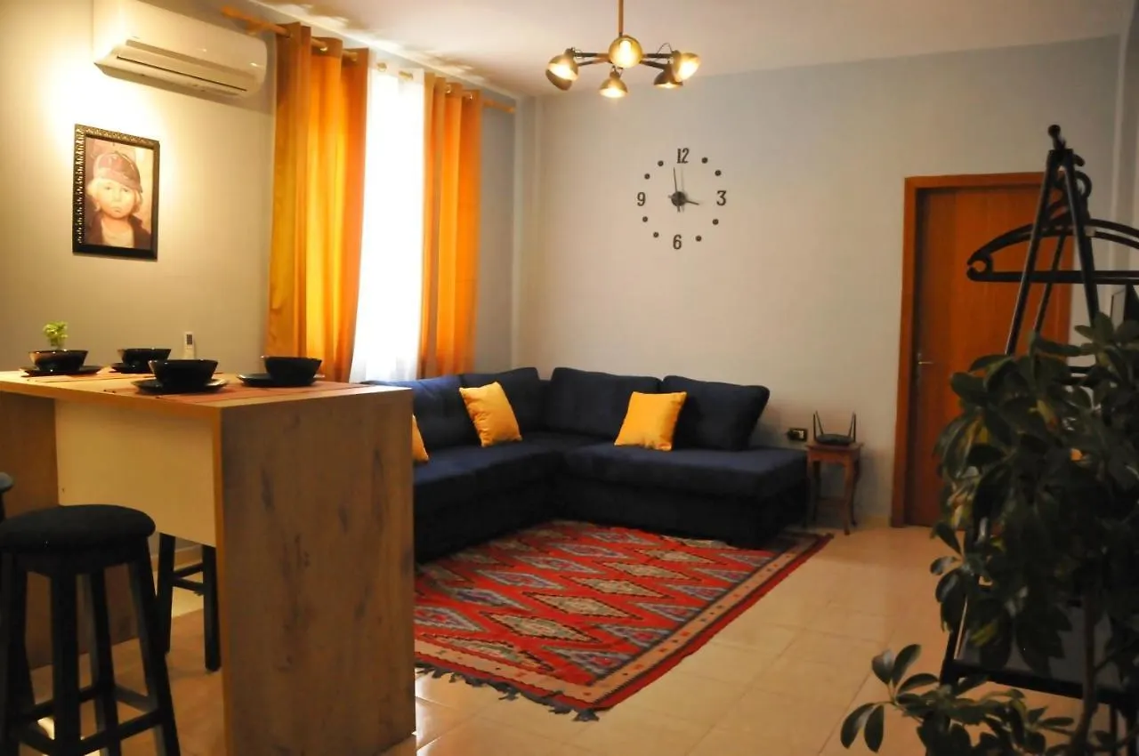 Parid Apartment Tirana 0*,